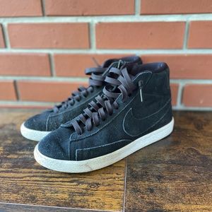 Boys / Mens Nike Shoes